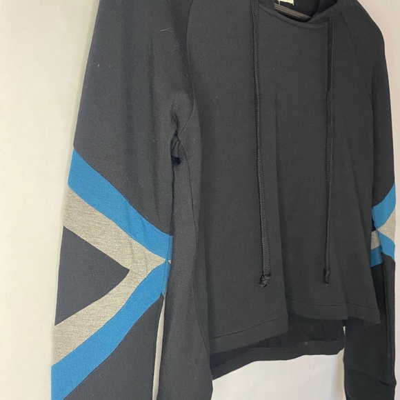 NWT Threads 4 Thought Black Neema Crop Long Sleeve Pullover Hoodie Small NEW - Picture 2 of 6